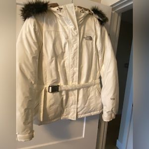 Women’s The North Face 550 Winter Jacket - Belted - Large